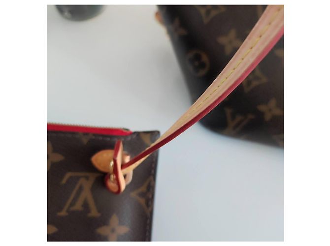 Louis Vuitton NEVERFULL MM COM PASTA Chocolate - vista 3