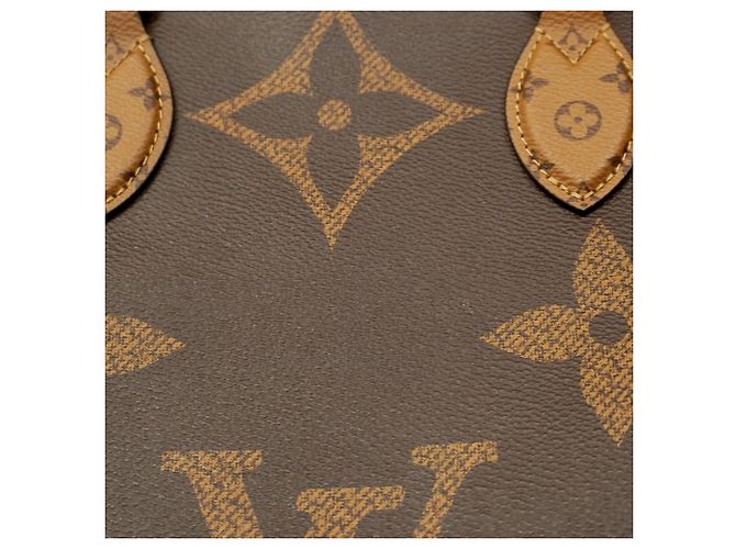 Twist Louis Vuitton Monogram Giant Reverse On-the-Go Tote Bag Braun - Ansicht 11