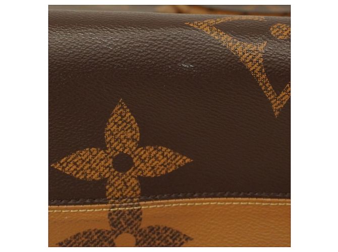 Twist Louis Vuitton Monogram Giant Reverse On-the-Go Tote Bag Braun - Ansicht 6
