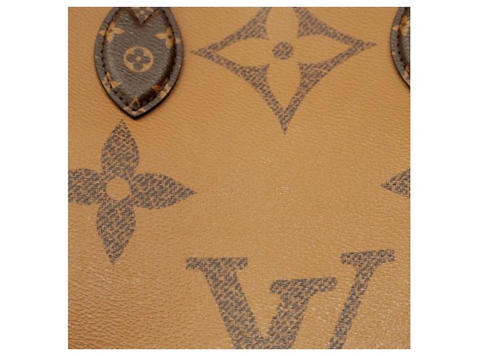 Twist Louis Vuitton Monogram Giant Reverse On-the-Go Tote Bag Braun - Ansicht 9