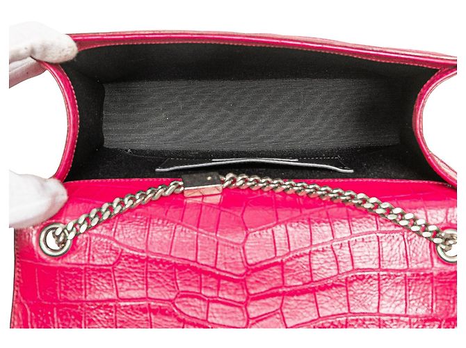 Bolsa transversal Kate em couro rosa médio com estampa de crocodilo da Saint Laurent com tassel - vista 4