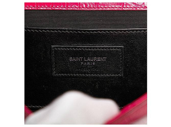 Bolsa transversal Kate em couro rosa médio com estampa de crocodilo da Saint Laurent com tassel - vista 5