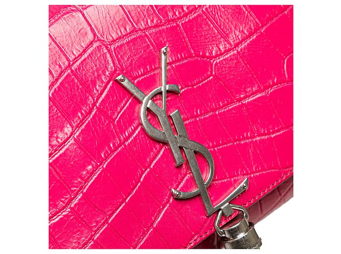 Bolsa transversal Kate em couro rosa médio com estampa de crocodilo da Saint Laurent com tassel - vista 7