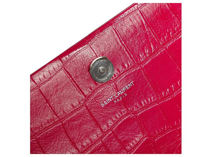 Bolsa transversal Kate em couro rosa médio com estampa de crocodilo da Saint Laurent com tassel - vista 9