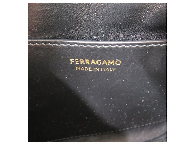 Borsa a Spalla in Pelle Salvatore Ferragamo Gancini EE 21 8372 - vista 7