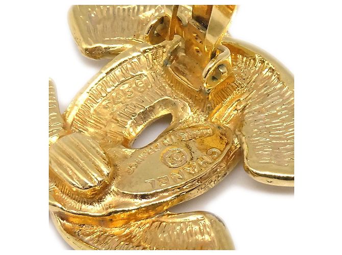 Chanel CC Clip-On Quilted Metal D'oro - vista 4
