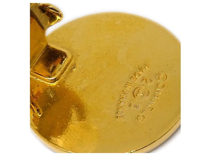 Brincos clip-on em metal Chanel 31 Rue Cambon Flap Bag Dourado - vista 4