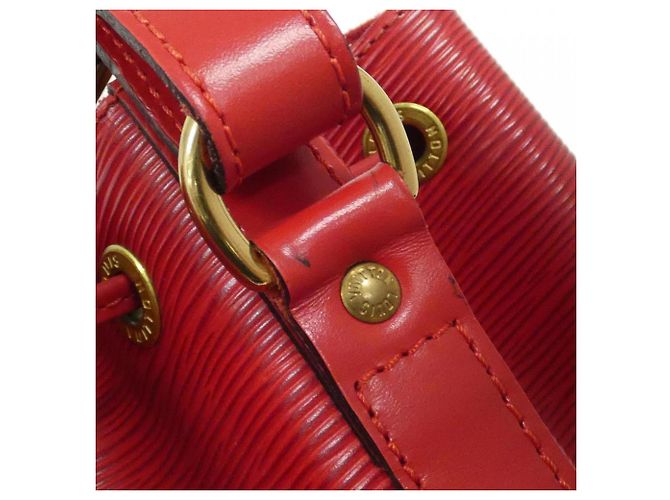 Noe Bolso de Hombro Petit Noé Epi Louis Vuitton Roja - vista 4