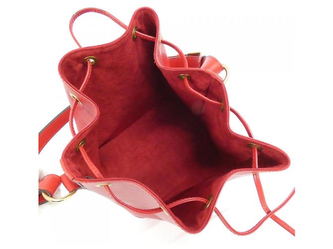 Noe Bolso de Hombro Petit Noé Epi Louis Vuitton Roja - vista 7