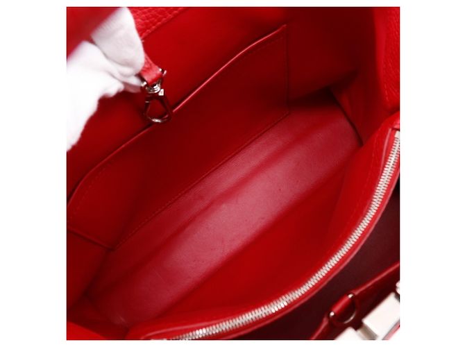 Borsa Capucines MM Louis Vuitton Rosso - vista 6