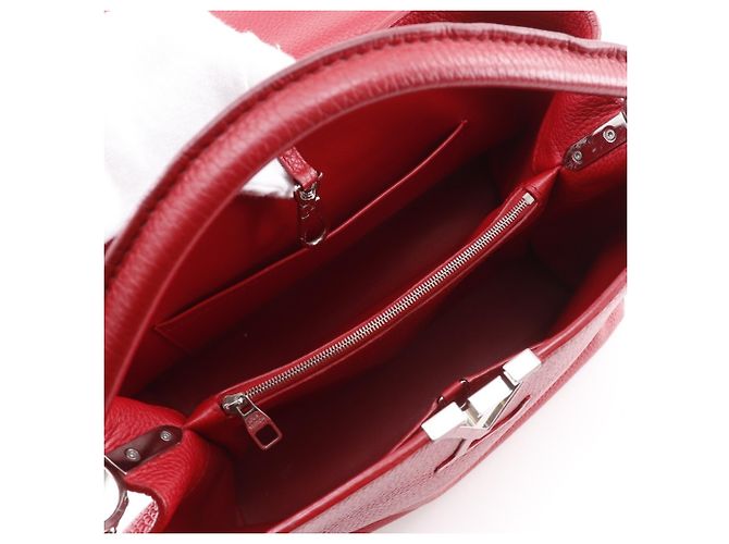 Borsa Capucines MM Louis Vuitton Rosso - vista 7