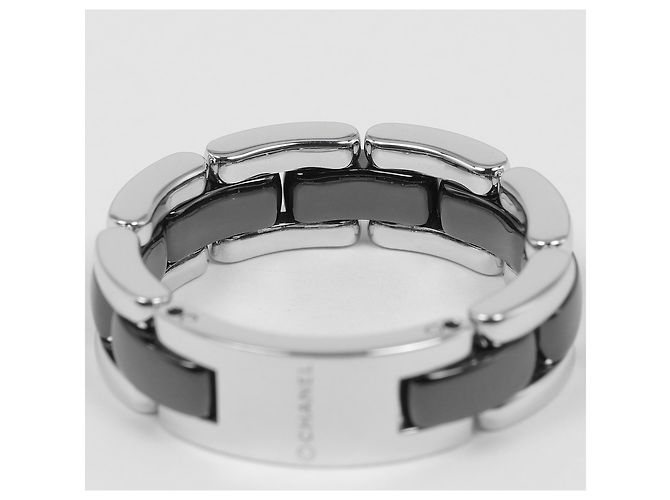Chanel Ultra Ring in White Gold and Ceramic - view 4