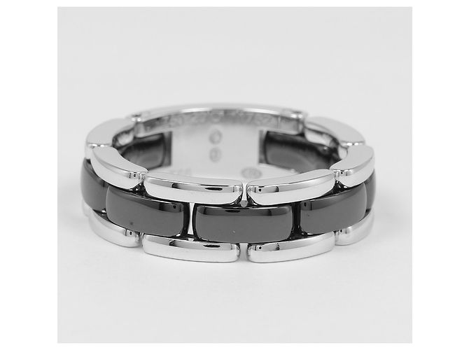 Chanel Ultra Ring in White Gold and Ceramic - view 5