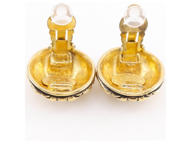 Vintage Chanel goldplattierte Matelassé Clip-Ohrringe Golden - Ansicht 4