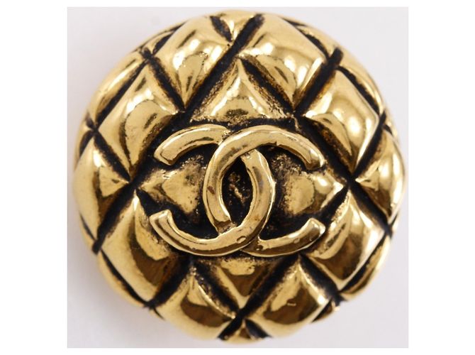 Vintage Chanel goldplattierte Matelassé Clip-Ohrringe Golden - Ansicht 5