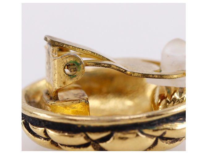 Vintage Chanel goldplattierte Matelassé Clip-Ohrringe Golden - Ansicht 8