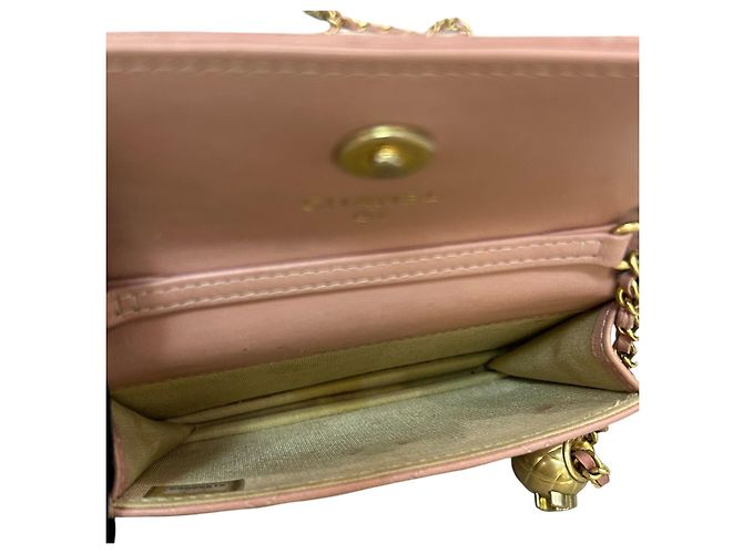 CHANEL Pre-Owned 2021 Mini Clutch de Cuir de Cordero Pearl Crush con Cadena Rosa - vista 10