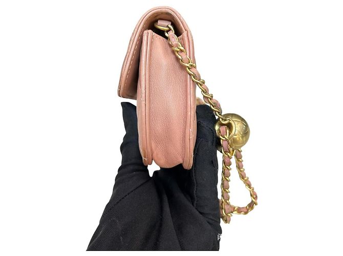 CHANEL Pre-Owned 2021 Mini Clutch de Cuir de Cordero Pearl Crush con Cadena Rosa - vista 5