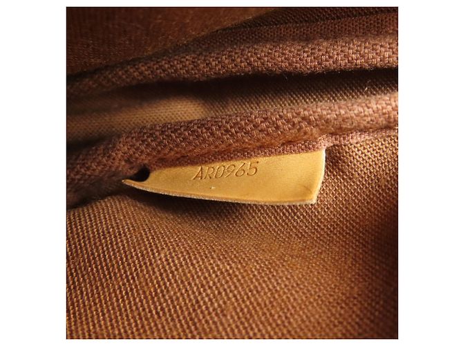 Borsa a Spalla Saumur M M42254 di Louis Vuitton Monogramma - vista 8