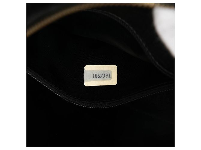 Borsa con frange in suede trapuntato nero CC di Chanel - vista 6