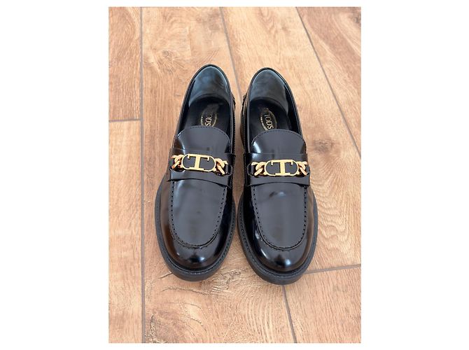 Mocassini Tod's in pelle con placca logo nero - vista 2