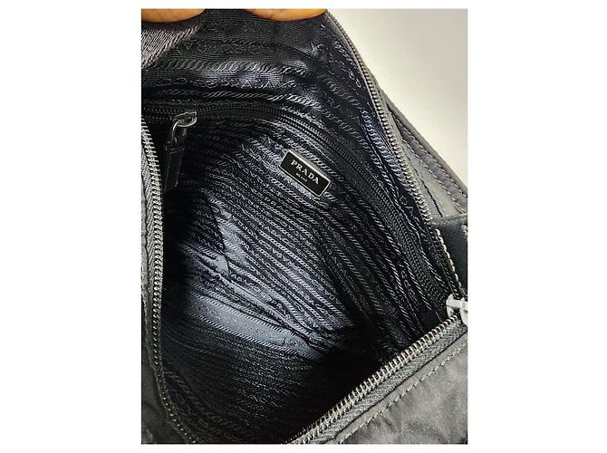 Borsa a tracolla media Tessuto con tasca frontale Prada nera Nero - vista 9