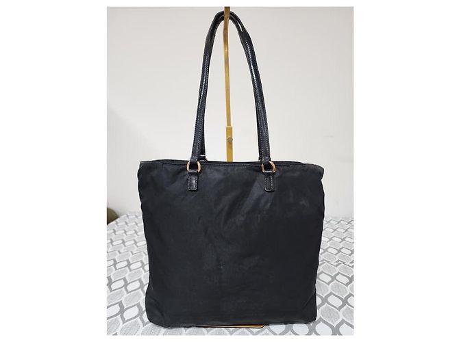 Borsa tote in nylon tessuto con logo grommet PRADA nero/oro D'oro - vista 2