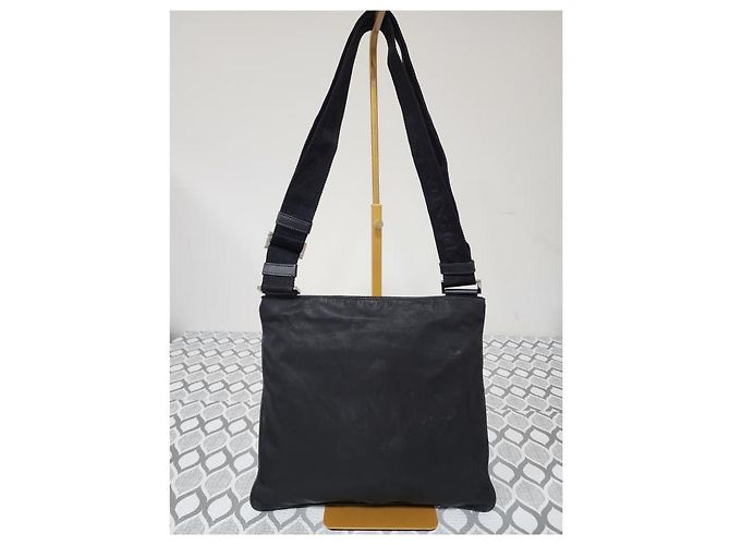 PRADA Piccola Borsa a Tracolla in Nylon Tessuto e Pelle Saffiano Nera Nero - vista 2