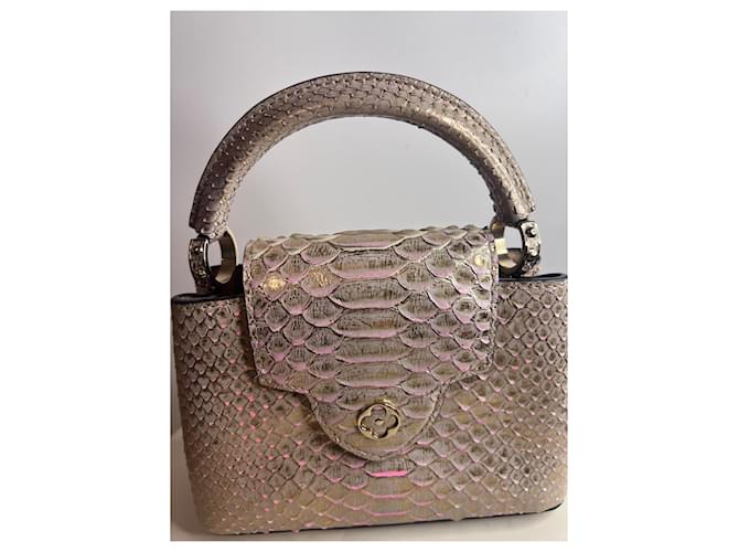 Louis Vuitton Capucines Mini en Python Rosa Metálico - vista 4