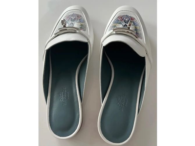 Mules Hermès Oz em couro branco com fivela Kelly - vista 4