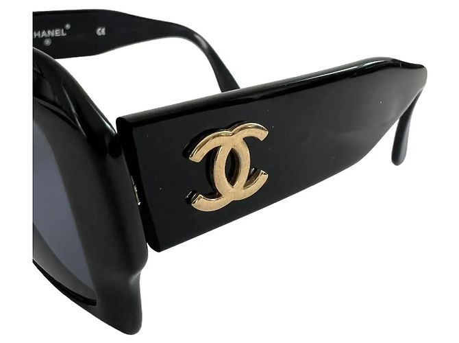 Gafas de sol negras con logo CC dorado Chanel 02464 Negro - vista 4