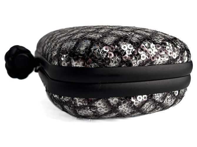 Knot Bottega Veneta Clutch Minauderie Bicolore in Pelle e Paillettes con Nodo - vista 4