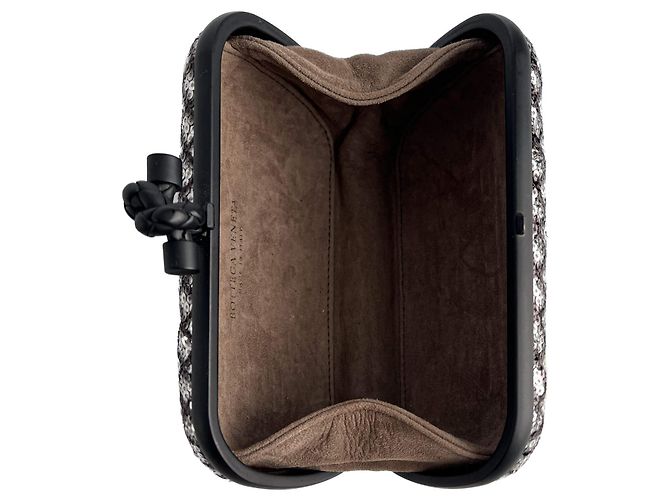 Knot Bottega Veneta Clutch Minauderie Bicolore in Pelle e Paillettes con Nodo - vista 8