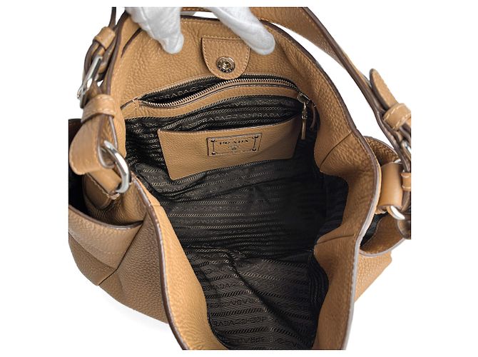 Prada Borsa a Spalla Hobo Daino in Pelle Beige - vista 7