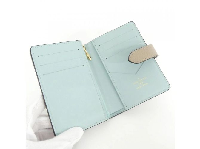 Cartera Vertical CP Louis Vuitton Taurillon LV - vista 3