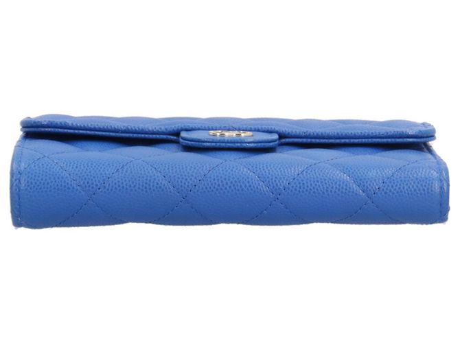 Timeless Chanel Matelassé Dreifach-Brieftasche Blau - Ansicht 4
