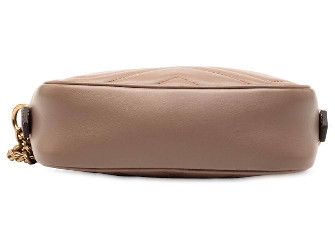 Gucci Mini GG Marmont in pelle matelassé marrone con tracolla Carne - vista 3
