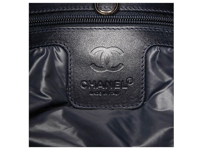 Borsa tote reversibile Chanel Coco Cocoon PM Cachi Blu navy - vista 7