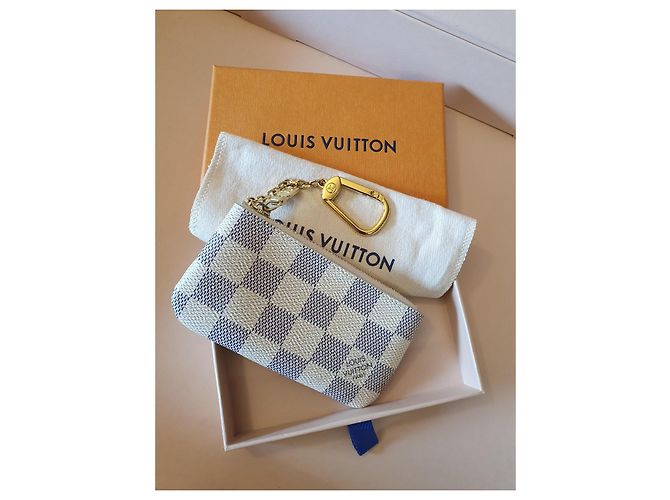Louis Vuitton Llave de bolsillo Damier Azur Blanco roto - vista 10