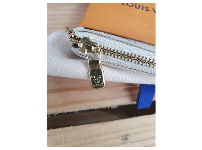 Louis Vuitton Llave de bolsillo Damier Azur Blanco roto - vista 5