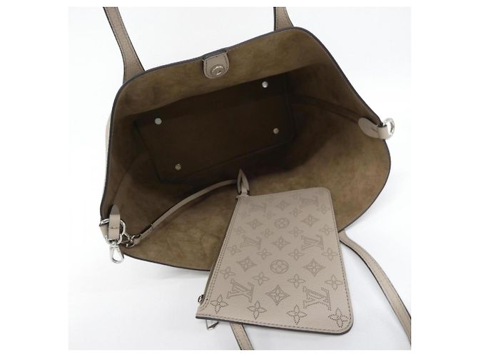 Borsa Louis Vuitton Mahina Blossom MM - vista 4