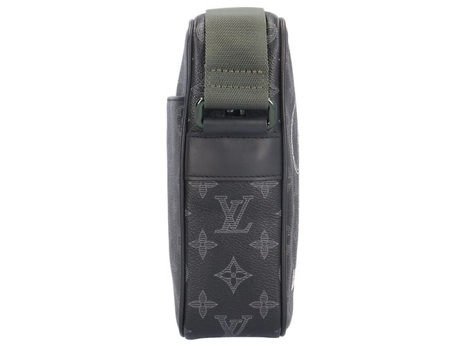 Borsa a Spalla Louis Vuitton Danube PM Vivienne Monogram Eclipse Nero Monogramma - vista 4