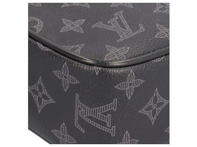Borsa a Spalla Louis Vuitton Danube PM Vivienne Monogram Eclipse Nero Monogramma - vista 7