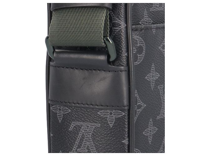 Borsa a Spalla Louis Vuitton Danube PM Vivienne Monogram Eclipse Nero Monogramma - vista 8