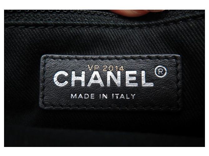 BORSA A MANO CHANEL GABRIELLE IN PELLE IRIDESCENTE QUILTED TAUPE - vista 10