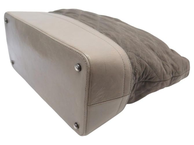 BORSA A MANO CHANEL GABRIELLE IN PELLE IRIDESCENTE QUILTED TAUPE - vista 5