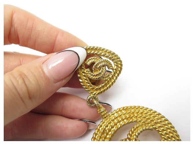 ORECCHINI VINTAGE CHANEL 1989 A PENDA LOGO CC DI CASTELLANE D'oro - vista 10