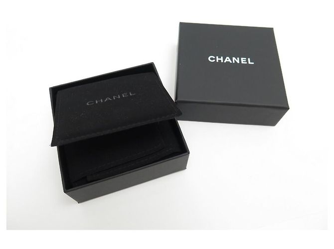 ORECCHINI VINTAGE CHANEL 1989 A PENDA LOGO CC DI CASTELLANE D'oro - vista 13
