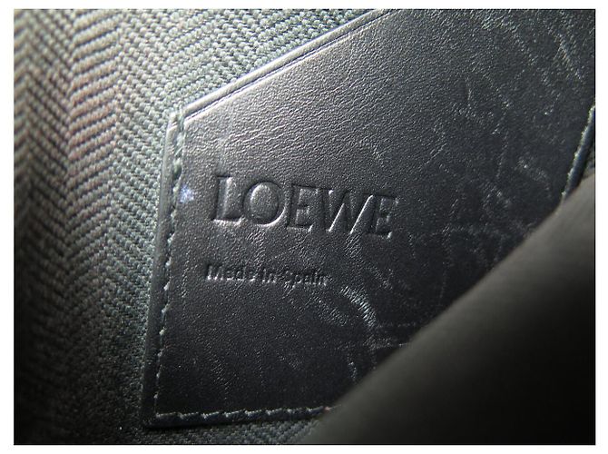 LOEWE T POCKET VERTIKALE CLUTCH-TASCHE AUS SCHWARZEM GRAINED-LEDER - Ansicht 10