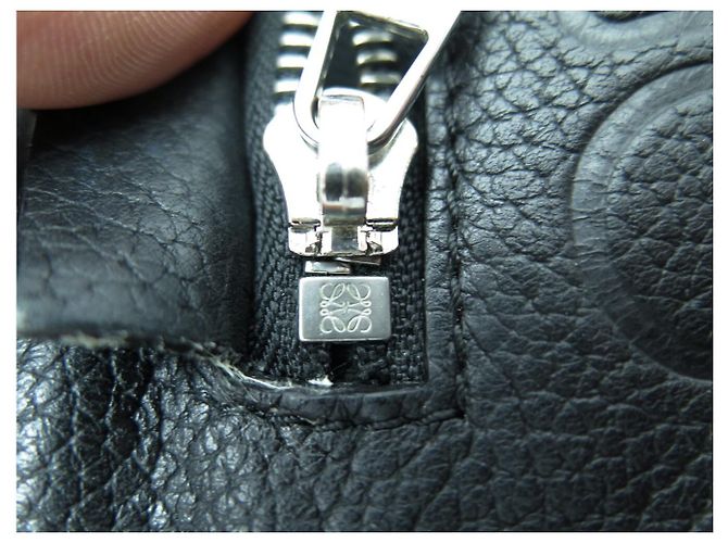 LOEWE T POCKET VERTIKALE CLUTCH-TASCHE AUS SCHWARZEM GRAINED-LEDER - Ansicht 15